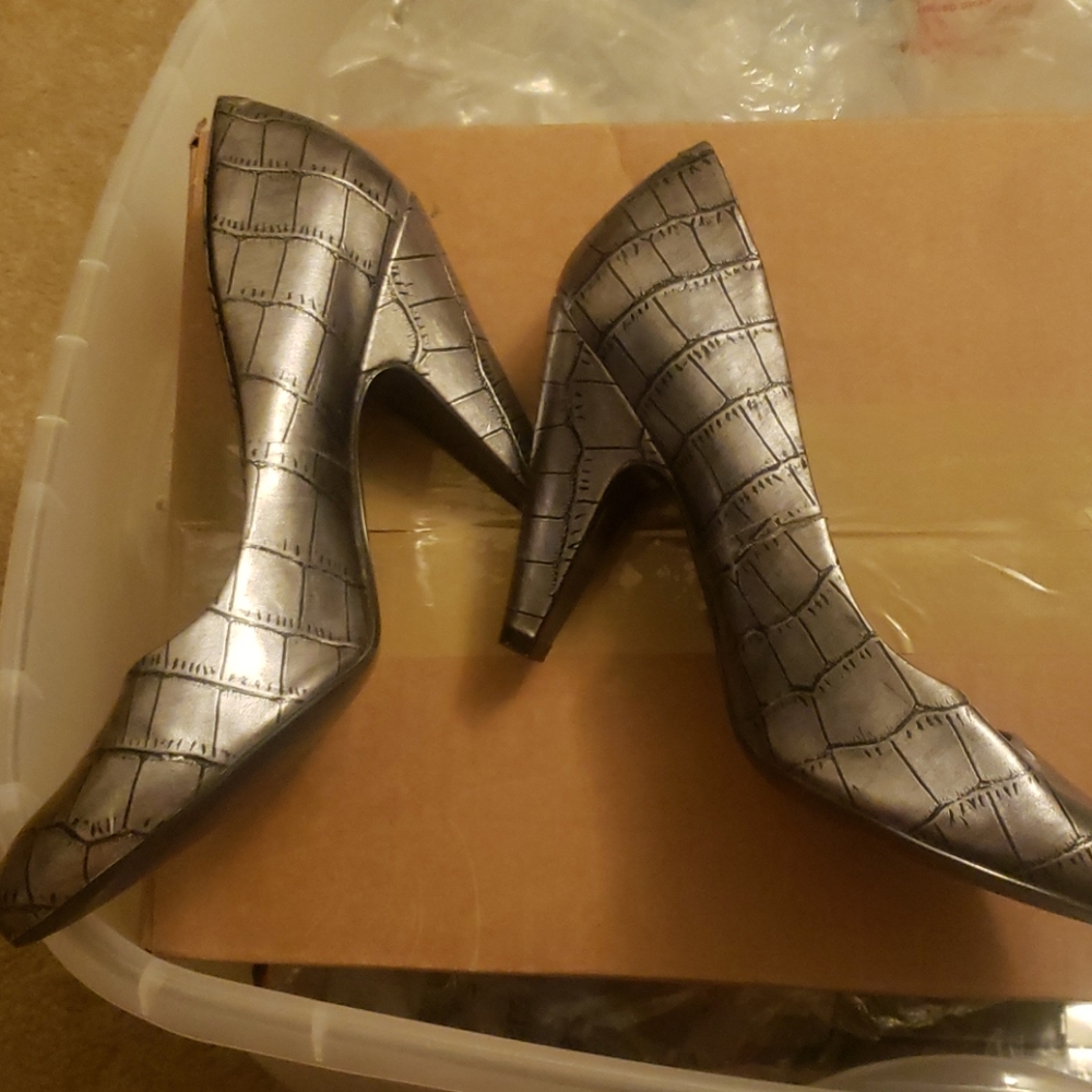 Jessica Simpson Maura Gray pumps 8B